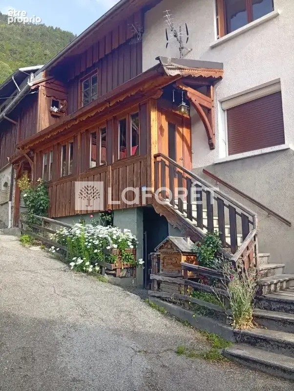 À vendre , maison à rénover au c?ur du village de pussy , la léchère 4 pièces - photo 2