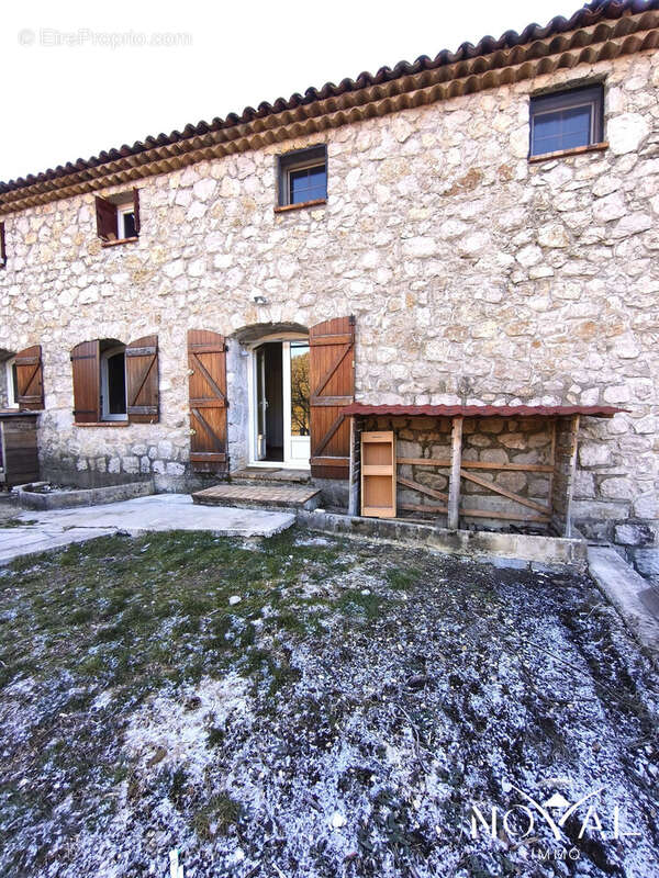 Appartement à SERANON