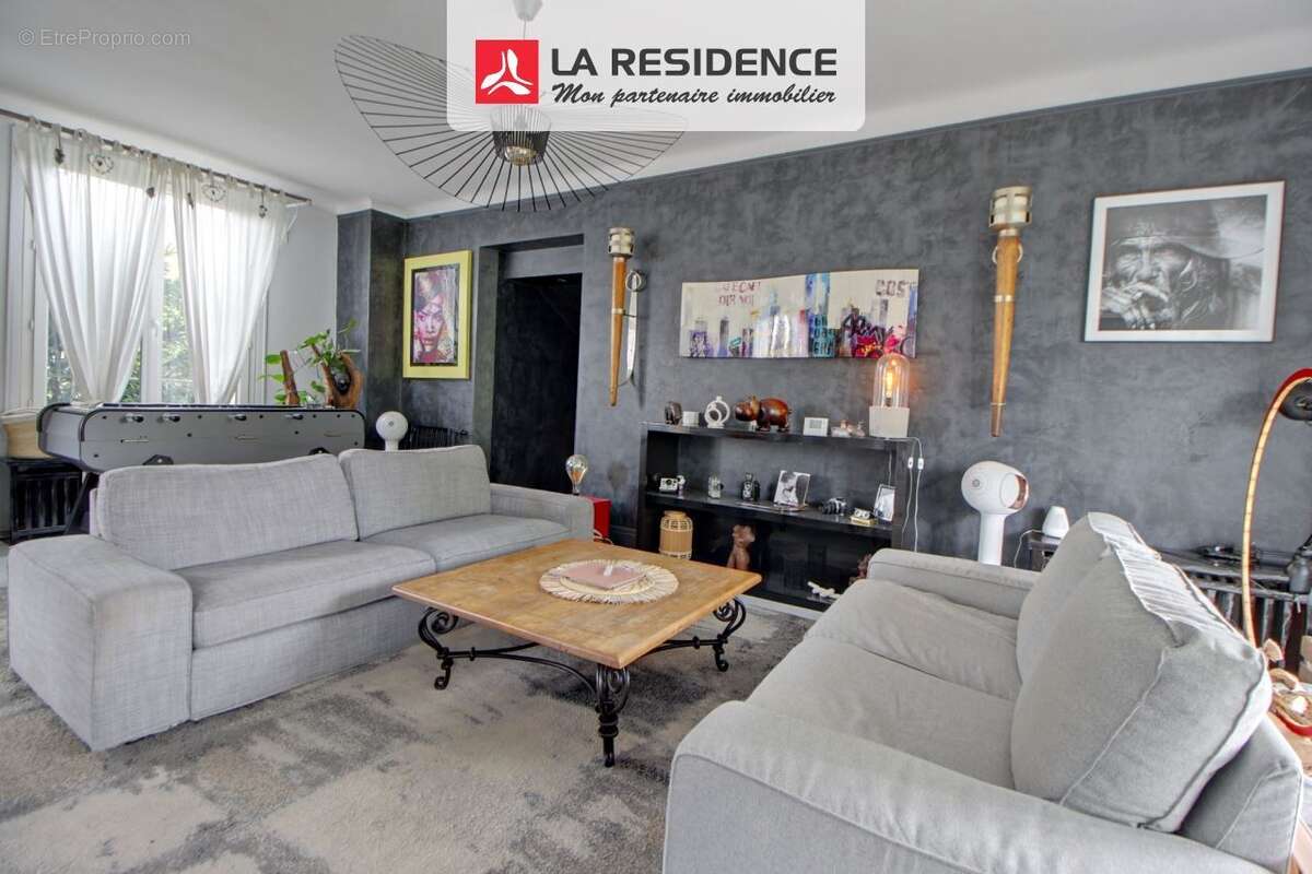 Maison 166 m² à Les Clayes-Sous-Bois  - photo 5
