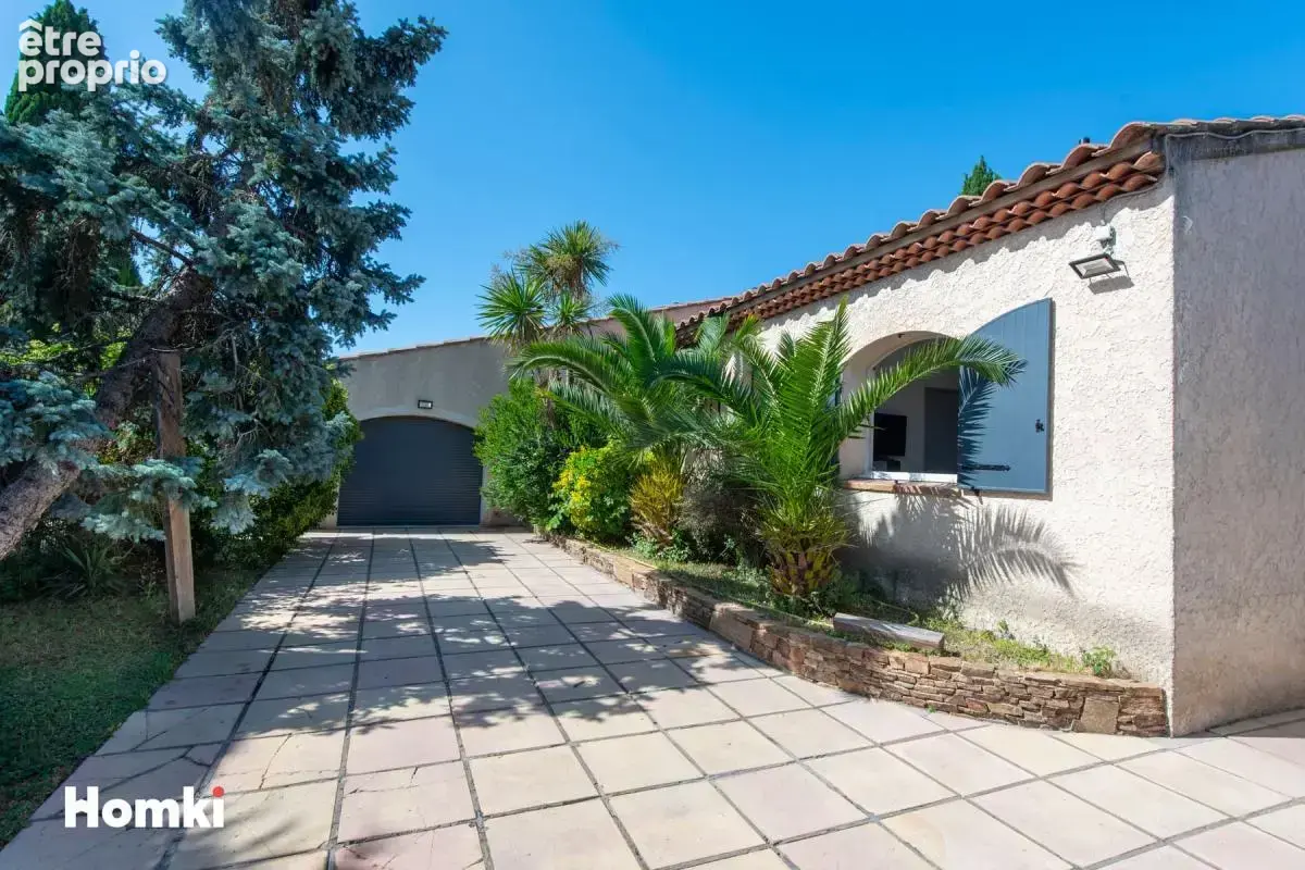 MARIGNANE – Maison familiale authentique 8 pièces 200m² avec piscine - photo 3