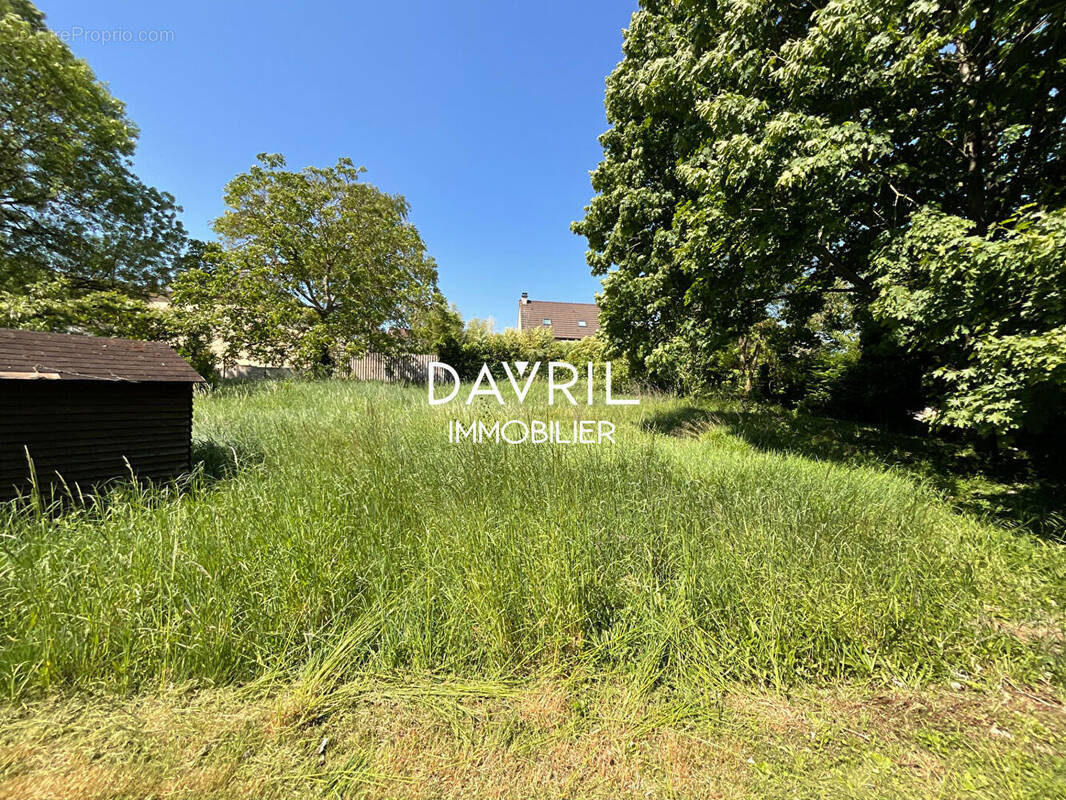 Terrain à MAURECOURT