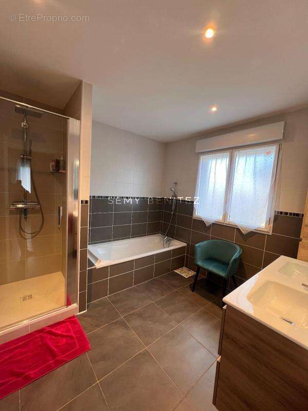 Maison à BELLEGARDE-SUR-VALSERINE