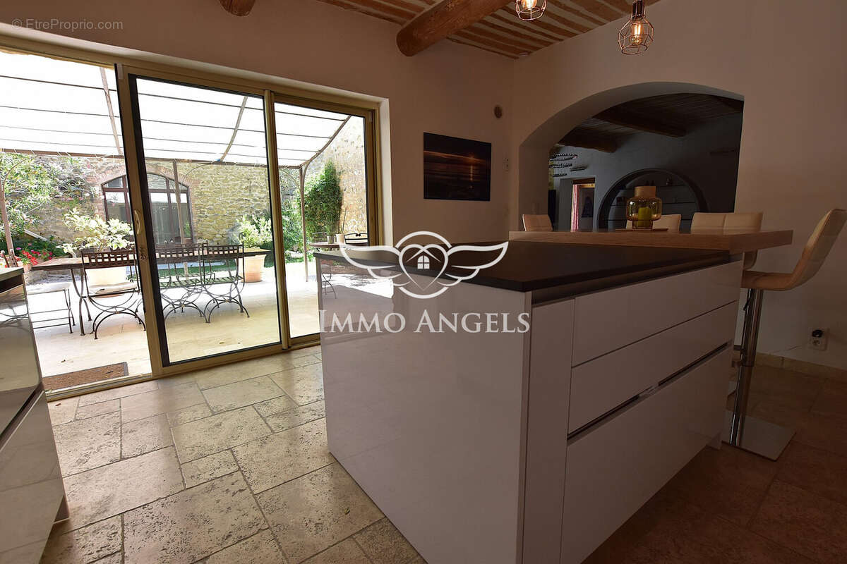 Maison à SAINTE-CECILE-LES-VIGNES