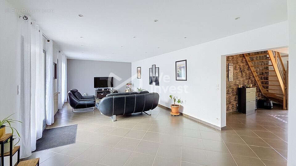 Maison 230 m² à Villeneuve-Le-Comte  - photo 6
