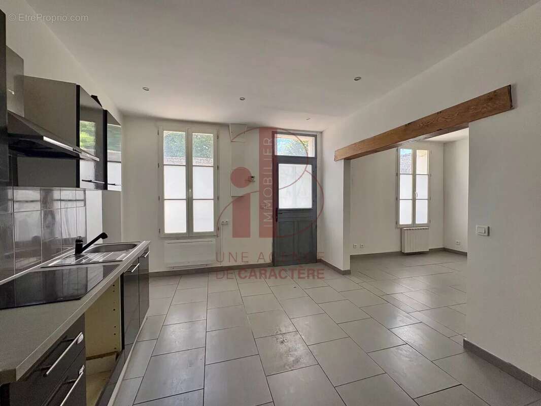 Maison à SAINT-MARTIN-EN-BIERE