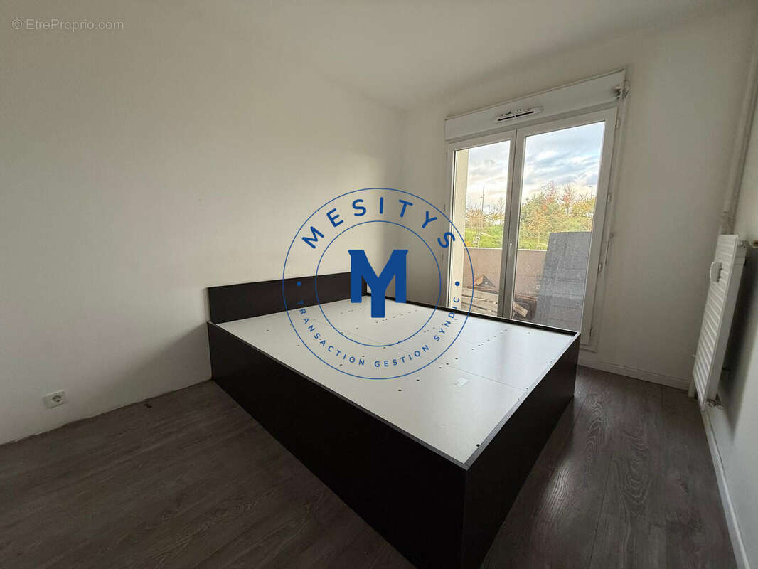 Appartement 80 m² à Saint-Etienne  - photo 6