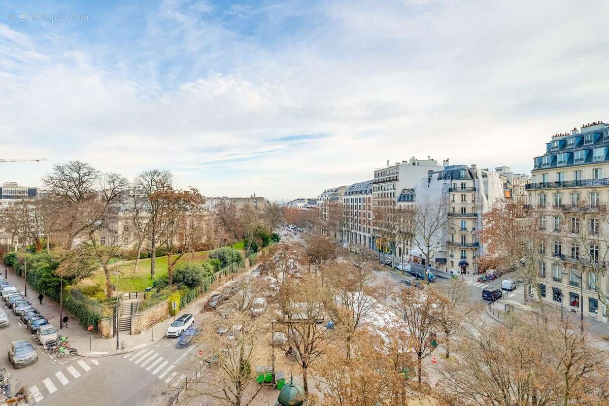 Appartement à PARIS-8E