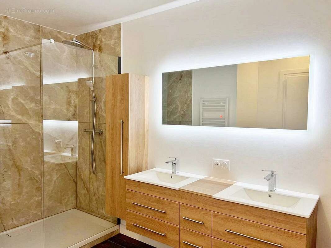 Appartement à SAINT-MAUR-DES-FOSSES