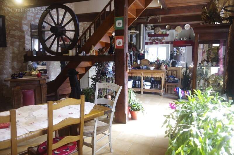 Maison à SAINT-JEAN-POUTGE