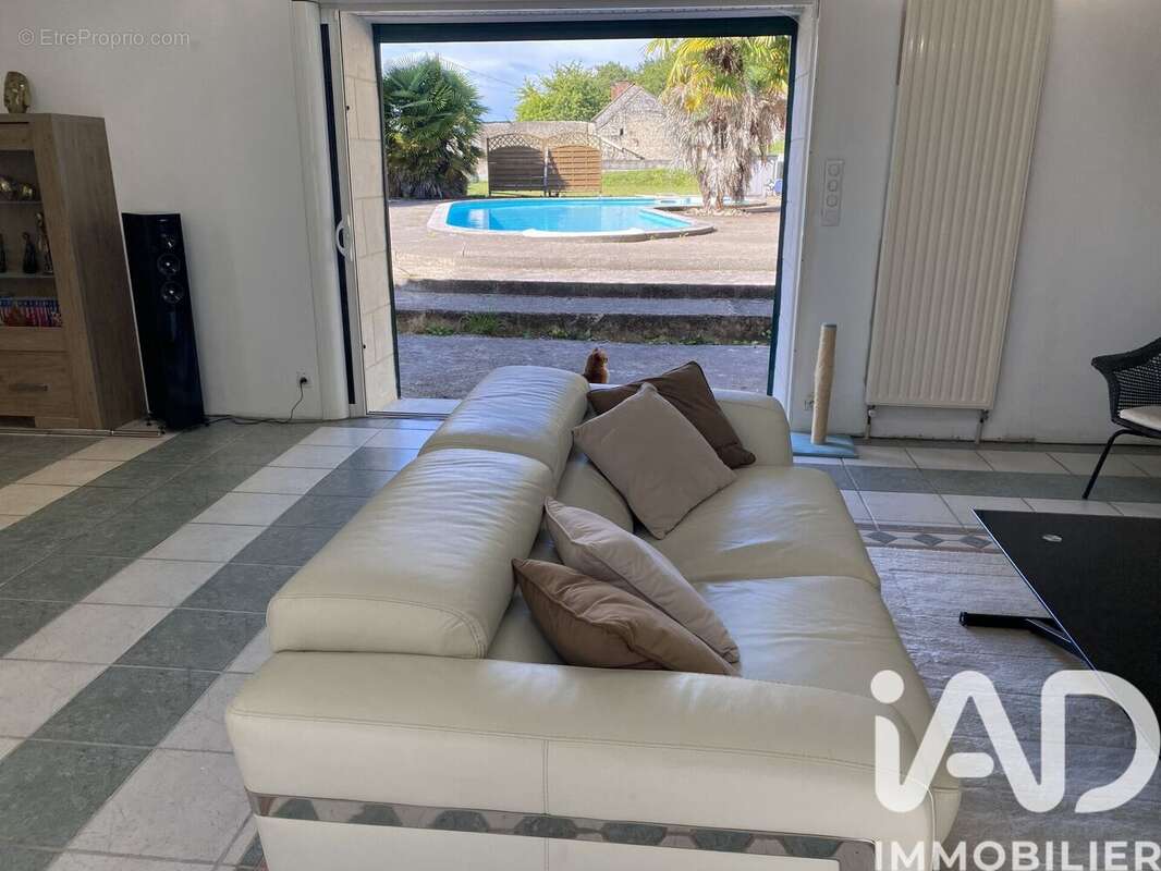 Maison 215 m² à Availles-En-Chatellerault  - photo 9