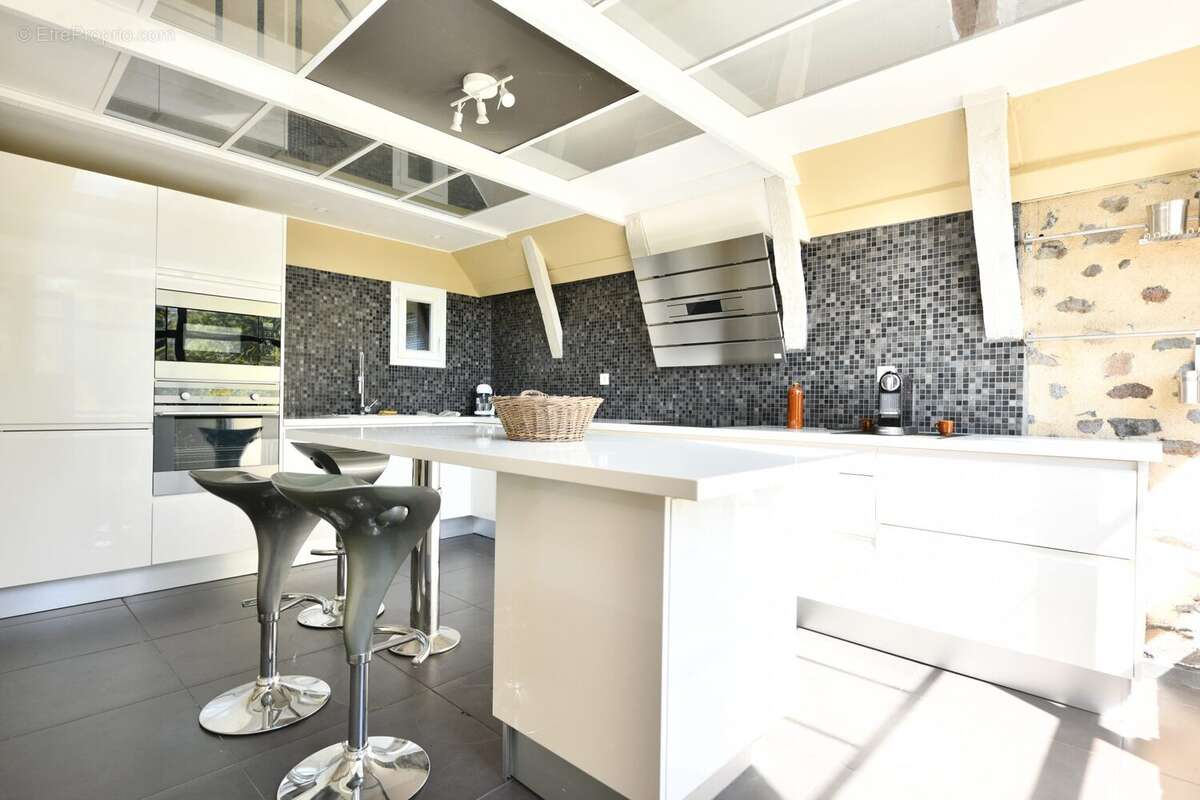 Maison à ANGLARDS-DE-SALERS