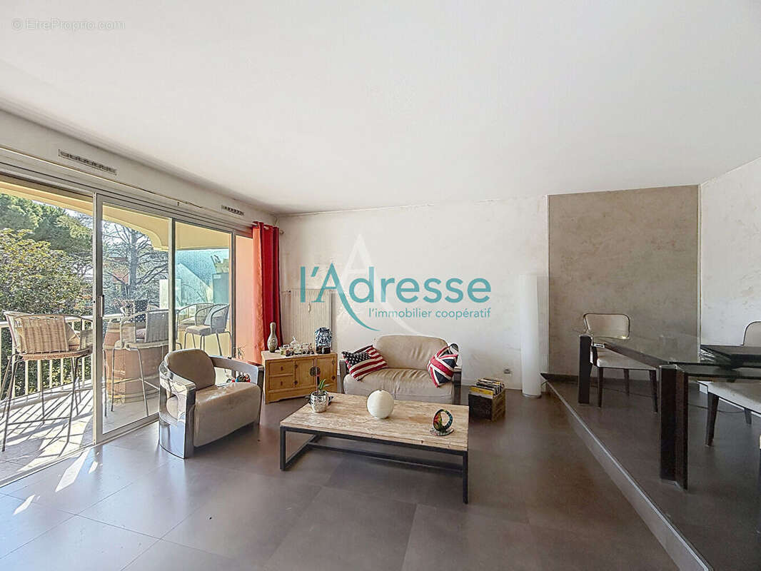 COUP DE COEUR!!! beau 2 pièces de 51 m² en dernier étage avec cave et parking sous-sol ! - photo 4