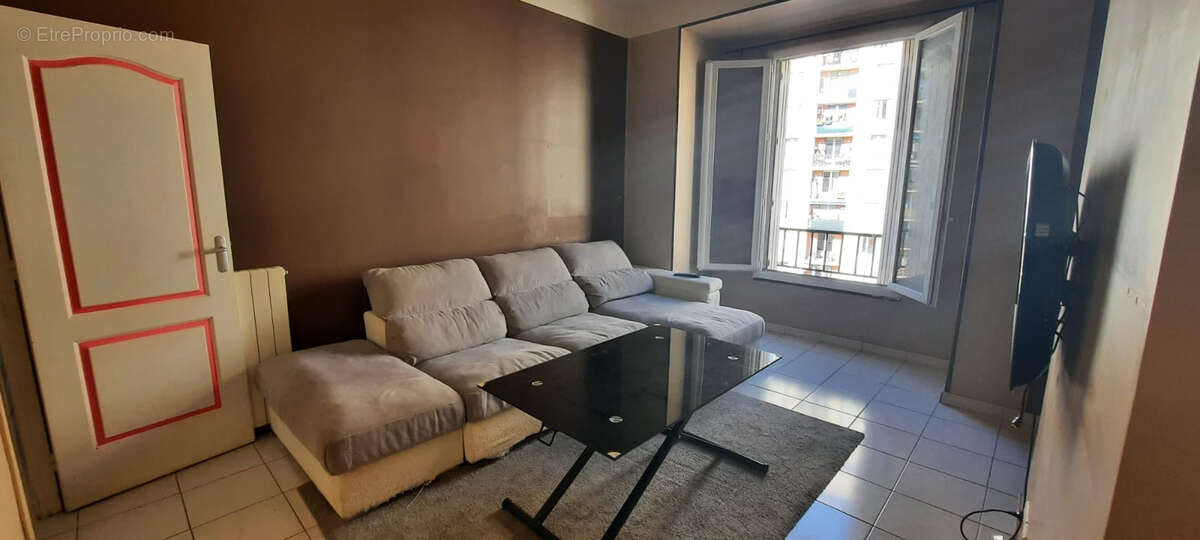 Appartement à MARSEILLE-8E