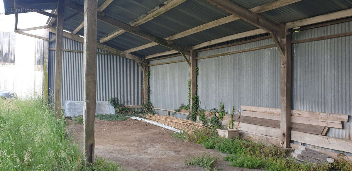 Maison à SAINT-SAUVEUR-DE-LANDEMONT