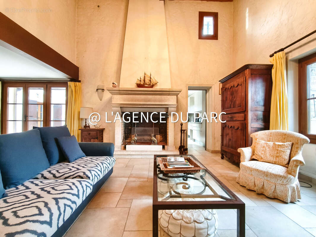 Maison à SAINT-GEORGES-DE-DIDONNE