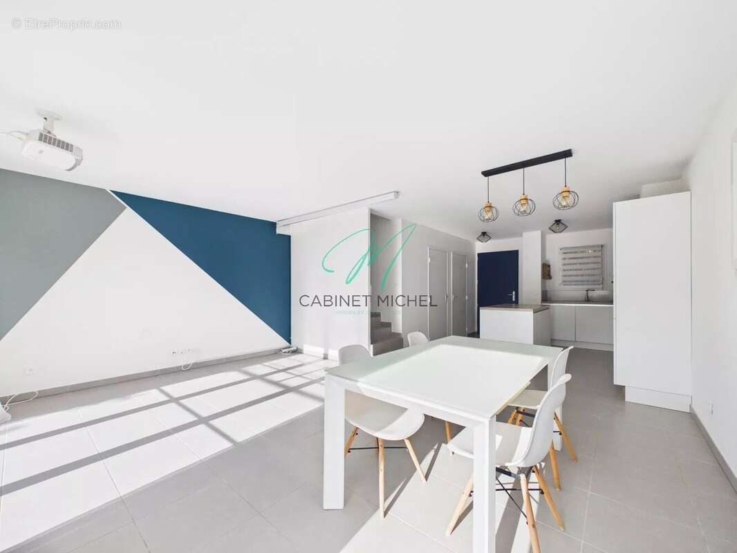 Maison à ROQUEFORT-LES-PINS