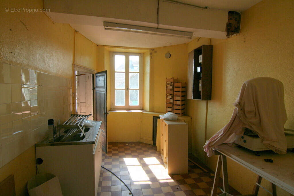 Maison à CHARBONNAT