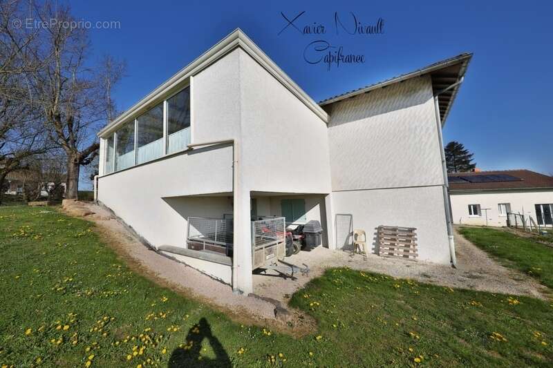 Maison à PONT-DE-VAUX