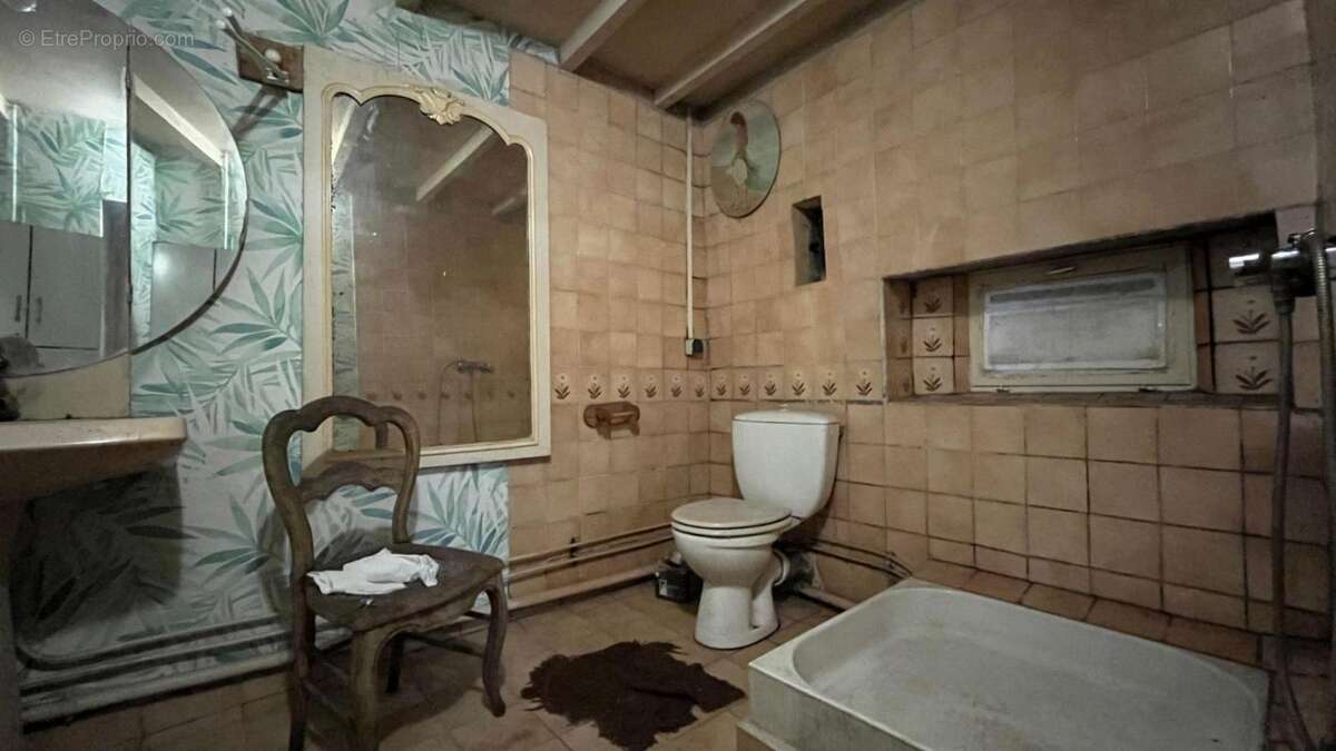 Corps de bâtiment à rénover dans un petit hameau - photo 6