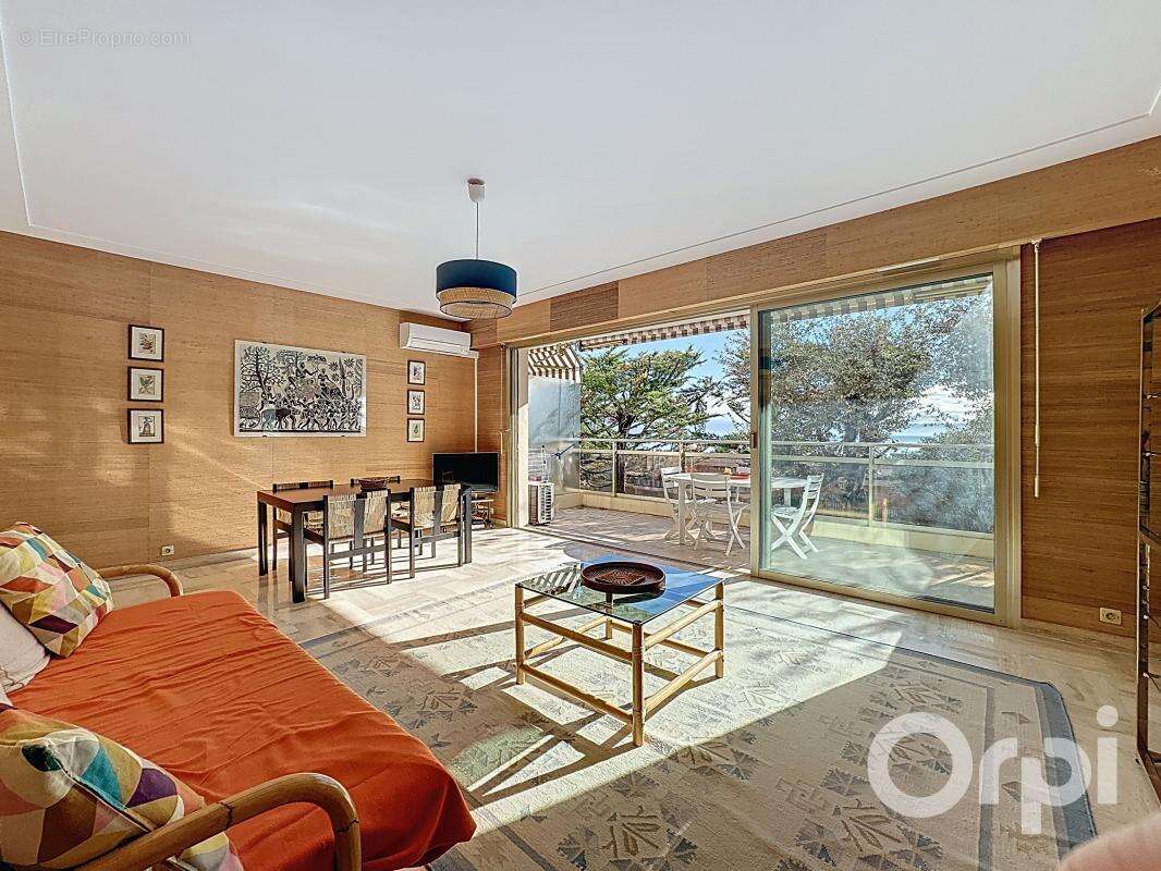 Appartement à VILLENEUVE-LOUBET