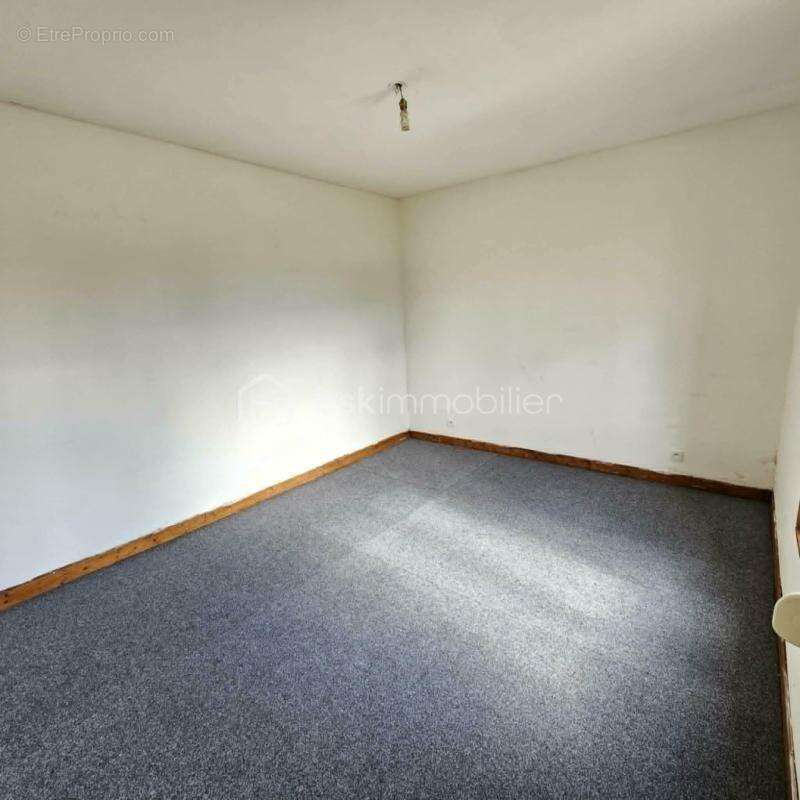 Maison de 113 m2 avec terrain de 700m2 et garages - photo 4