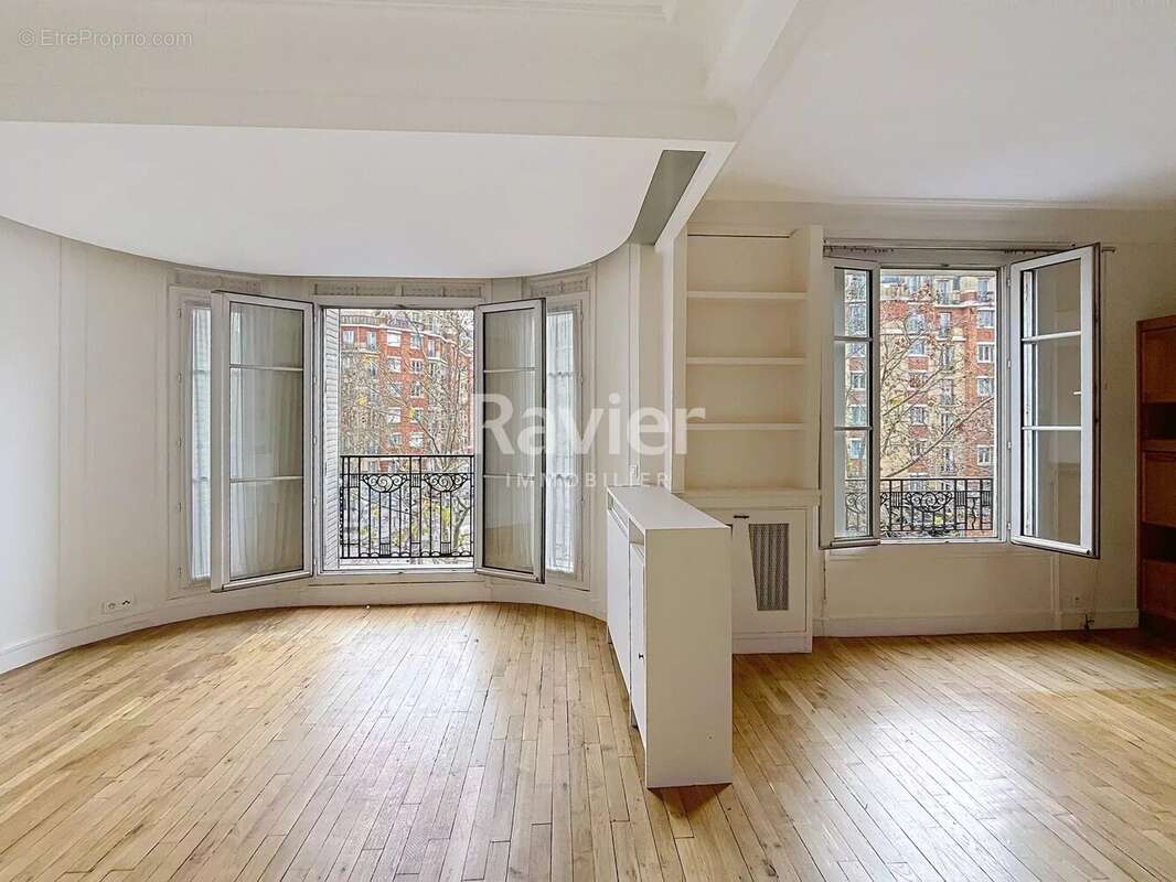 Appartement à PARIS-14E