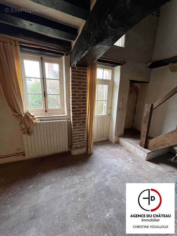 Maison 114 m² à Guilly  - photo 9