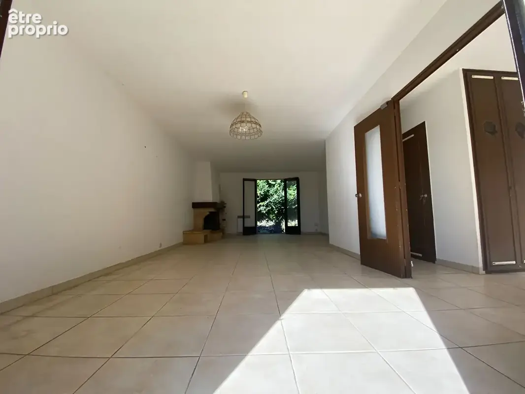 A vendre a vidauban maison de plain-pied type 4 avec terrain et  garage - photo 4