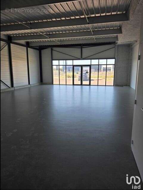 Photo 3 - Commerce à SAINT-PAUL-TROIS-CHATEAUX