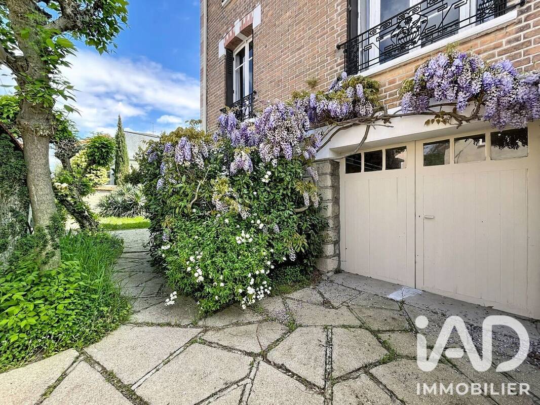 Photo 1 - Maison à SAINT-MAUR-DES-FOSSES