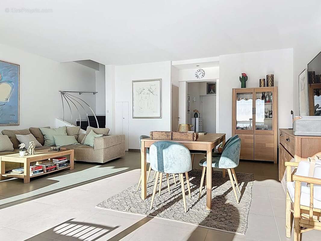 Appartement à VILLENEUVE-LOUBET
