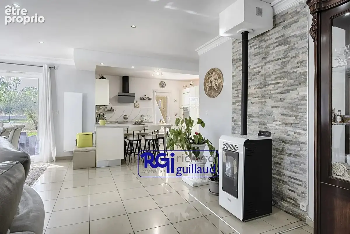 Maison plain-pied 133 m², 4 ch. Garage + Terrain clos de 1 065 m² - photo 6