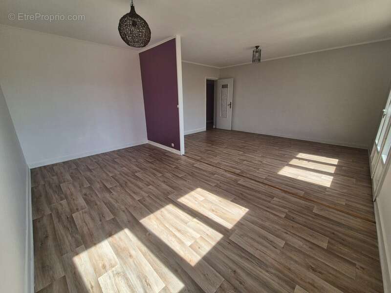 Appartement 3 chambres, garage et cave - photo 2