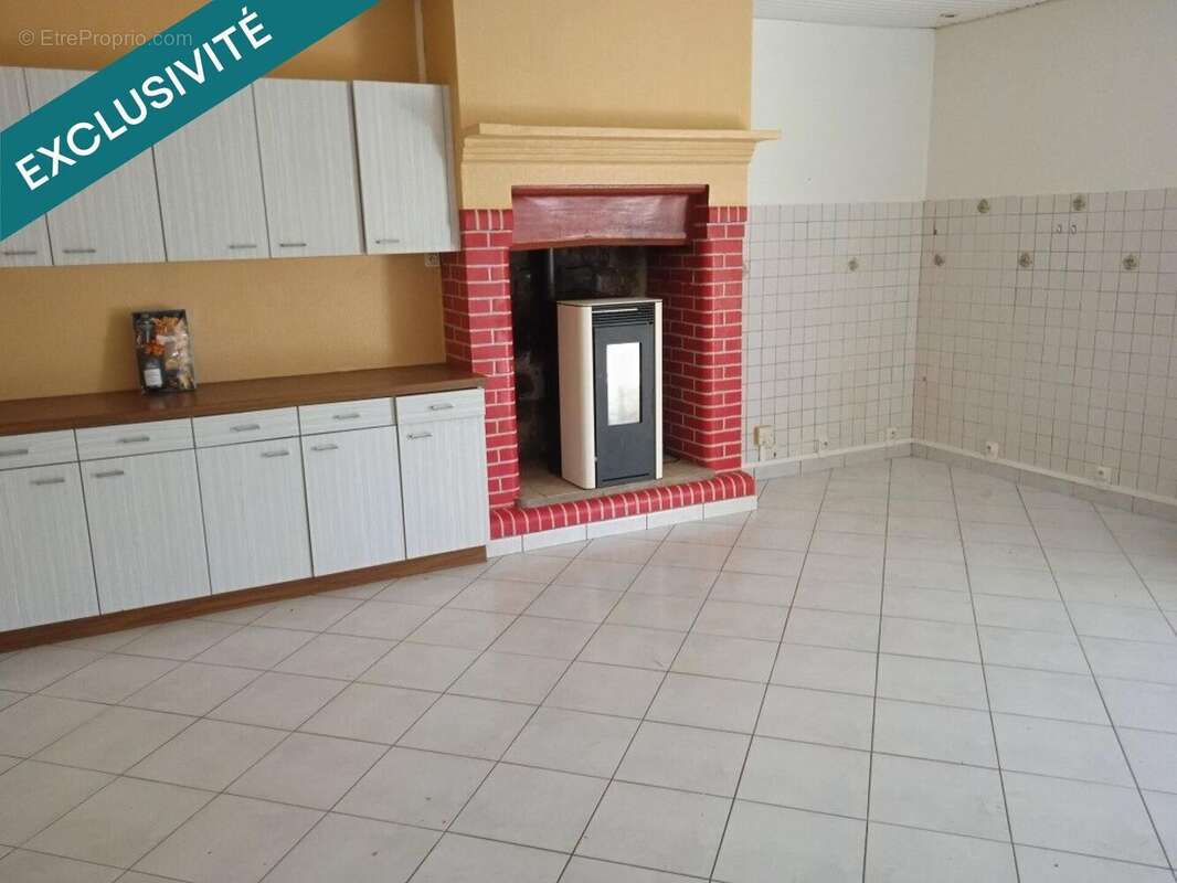 Maison 71 m² à Mortain  - photo 3