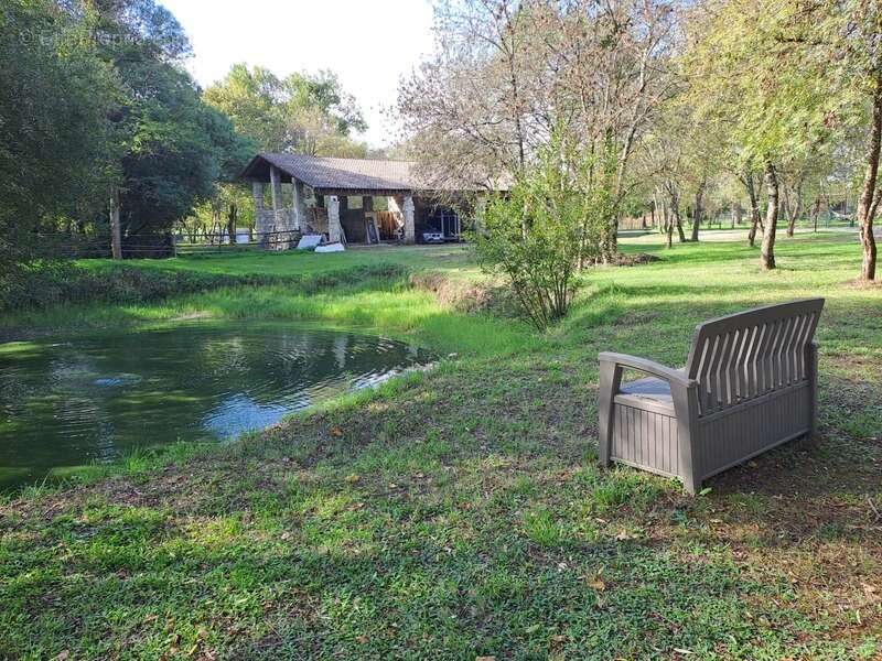 Maison à SAINT-CHRISTOLY-DE-BLAYE