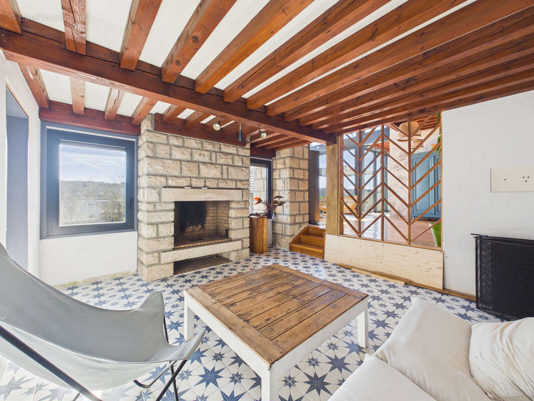 Maison à BRIVES-CHARENSAC