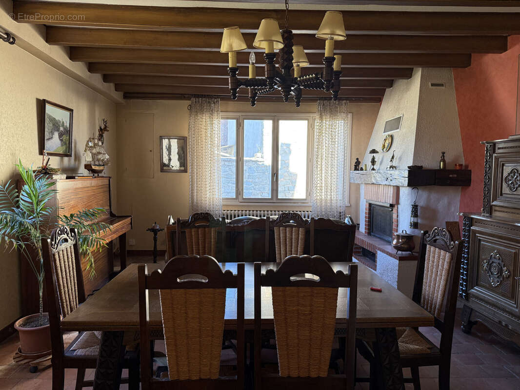 Maison à SAINT-PAUL-DE-VEZELIN