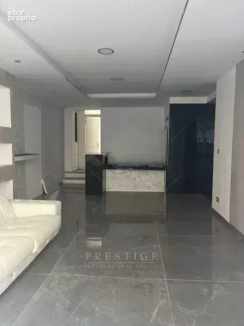 Juan les pins  murs 82m² d'un local commercial  avec appartement 2 pièces - photo 1