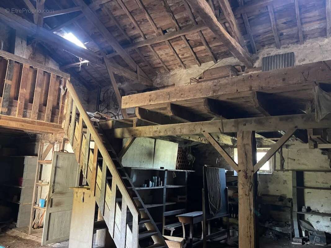 Charmante maison familiale de bonne taille à moderniser plus grange et autres dépendances - photo 21