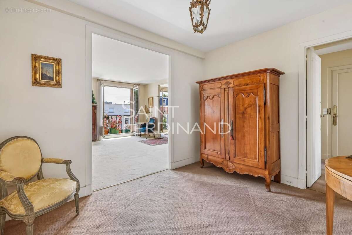 Appartement à NEUILLY-SUR-SEINE