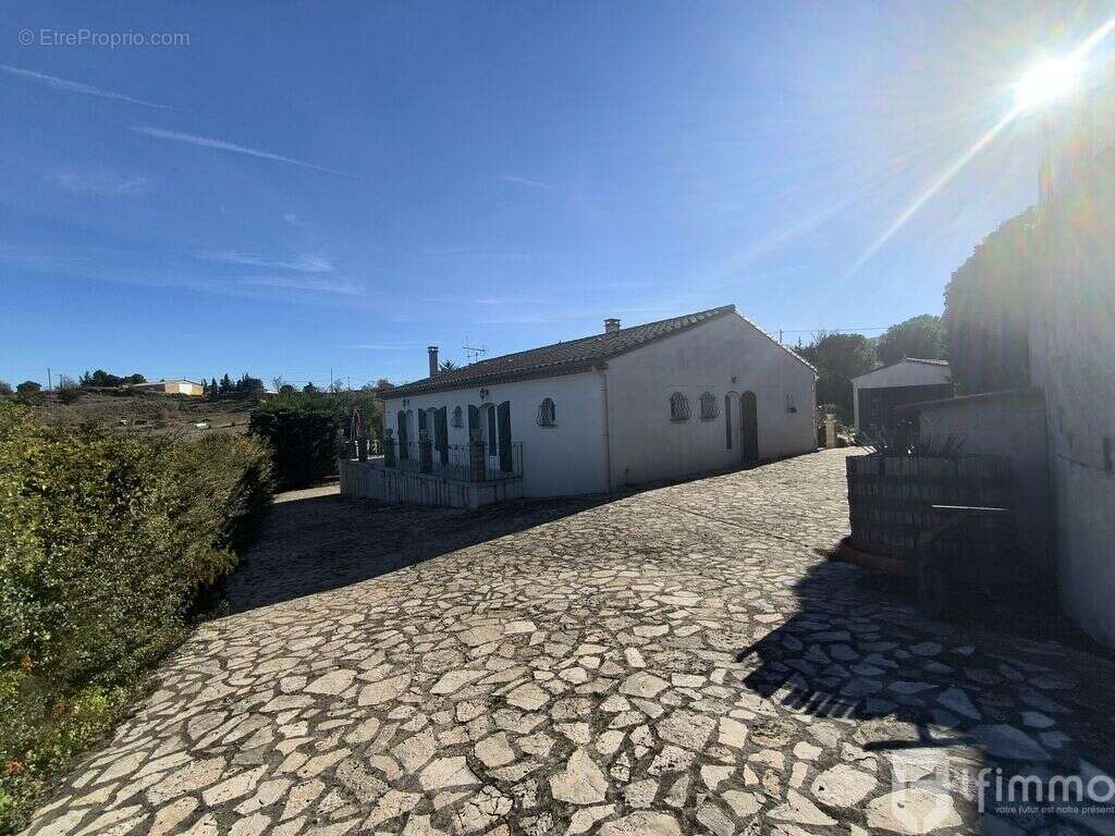Villa d'exception de 140 m2, jardin de 3096 m2 arborés, et pisci - photo 15