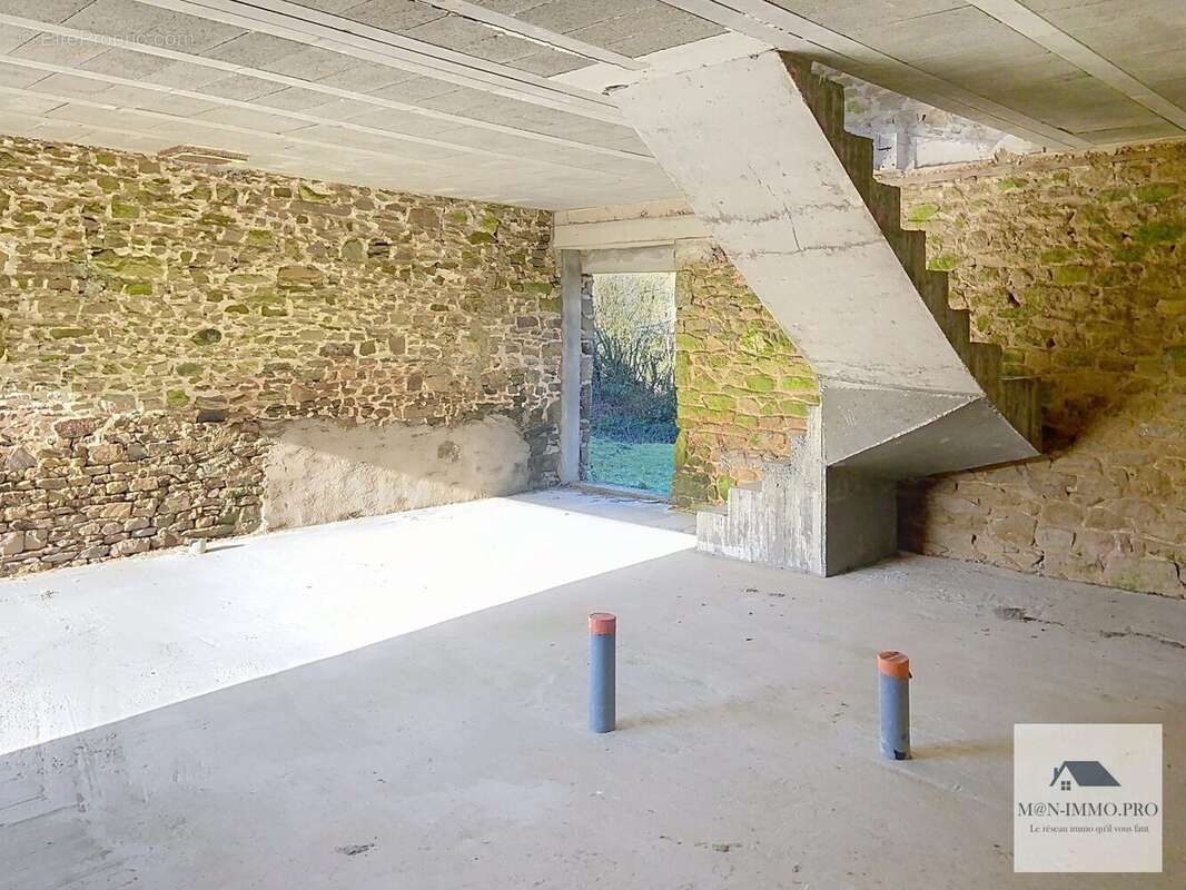 Maison 245 m² à Chauvigne  - photo 4