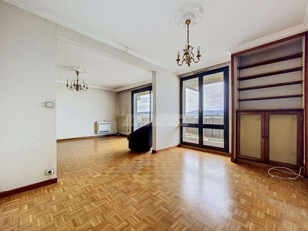 Appartement à MARSEILLE-10E