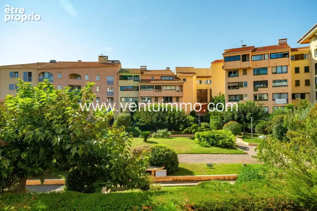 FRÉJUS Centre - TOURRACHE  Studio 27 m², piscine, tennis - photo 13
