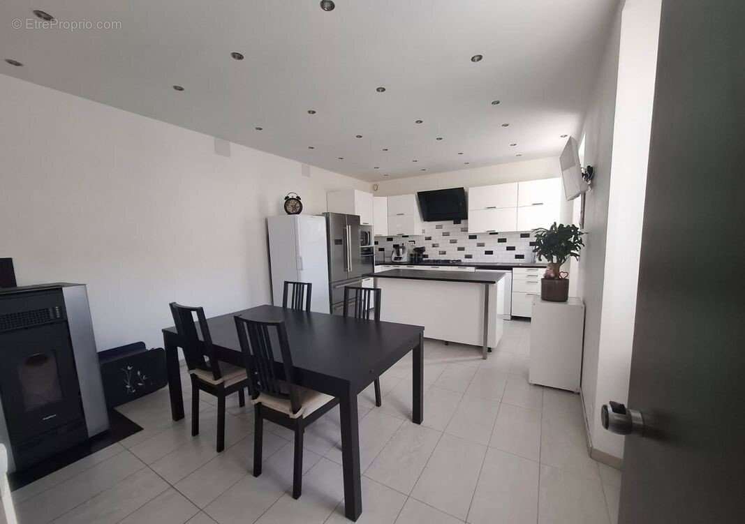 Maison à SAINT-CHERON