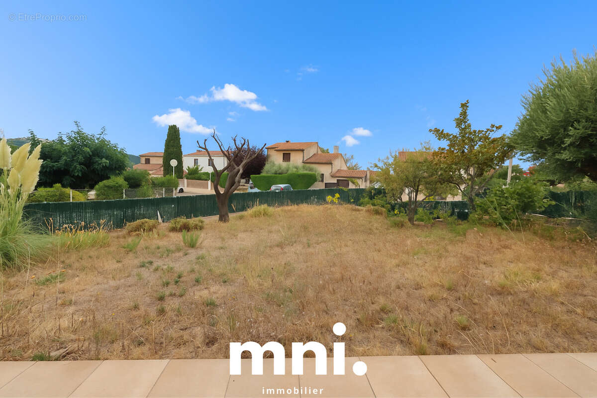 Maison à SAINT-CYR-SUR-MER