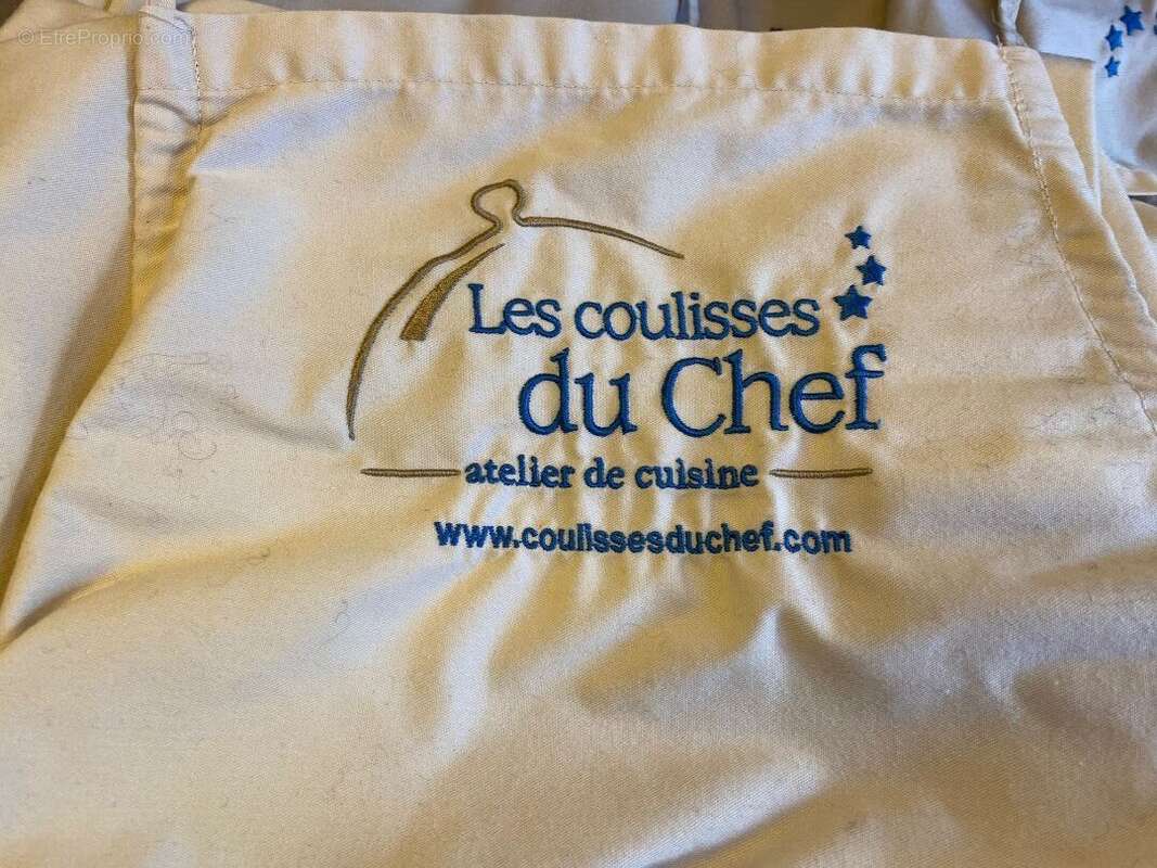 Commerce à PARIS-2E