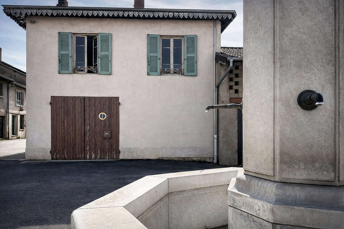 Maison à SAINT-JULIEN-SUR-REYSSOUZE