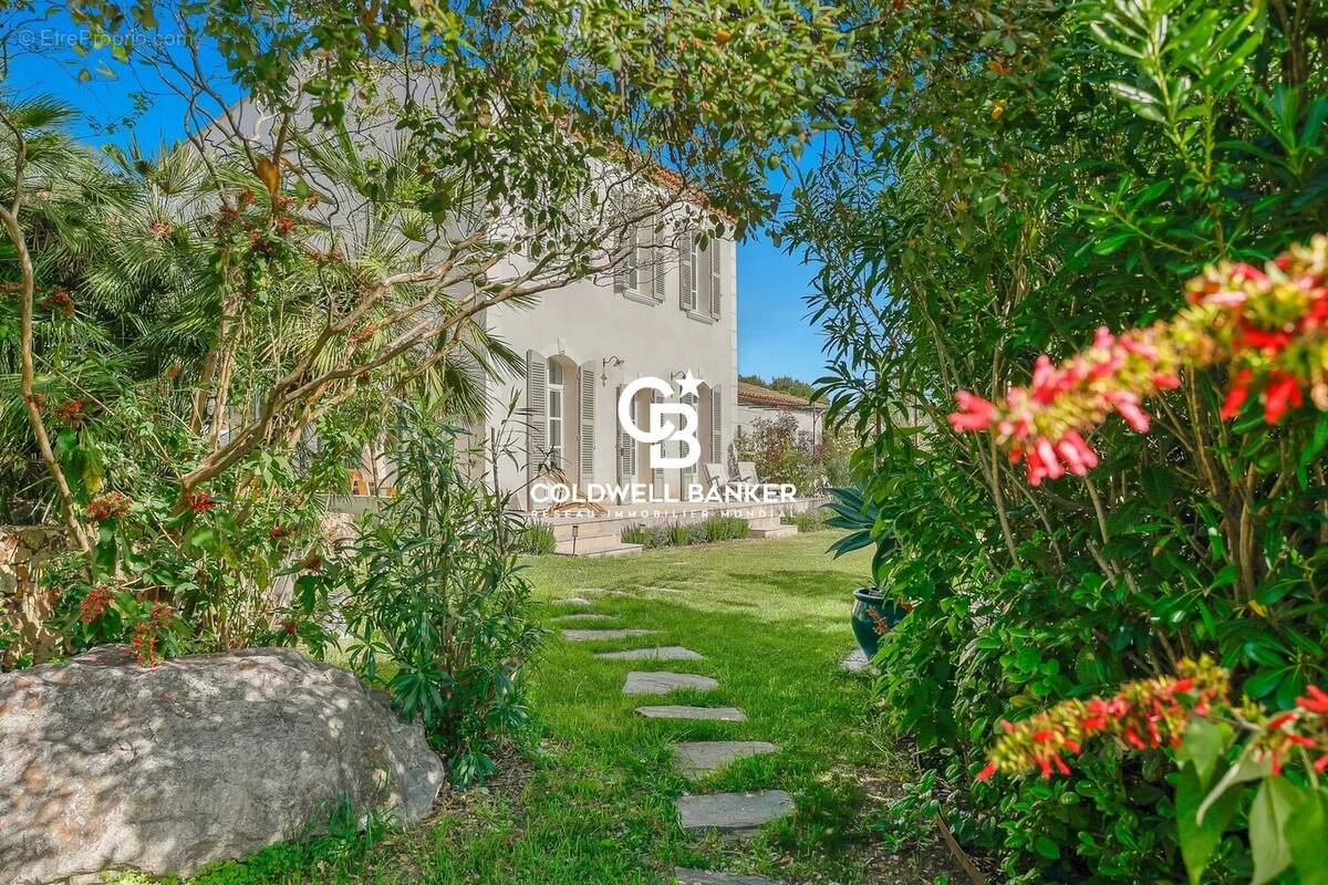 Maison à CARQUEIRANNE