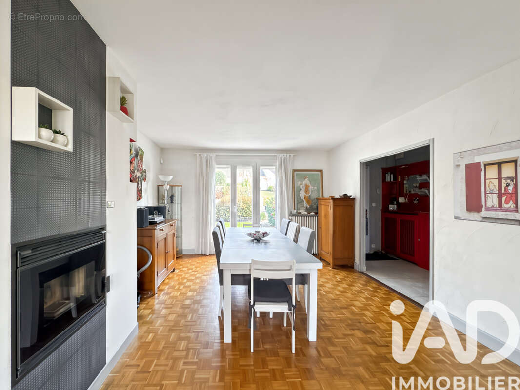 Photo 2 - Maison à LINAS